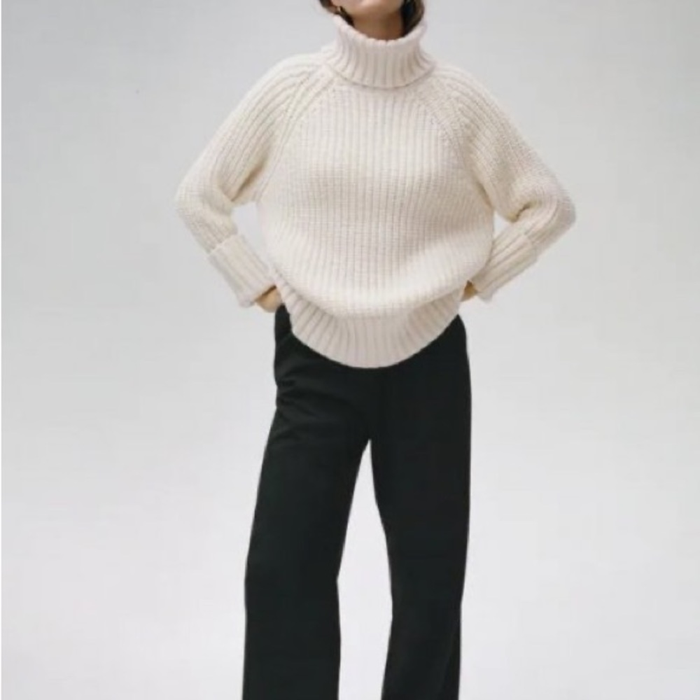 SOLD NWT. Zara Ecru Oversized Knit Loose Fit Sweater